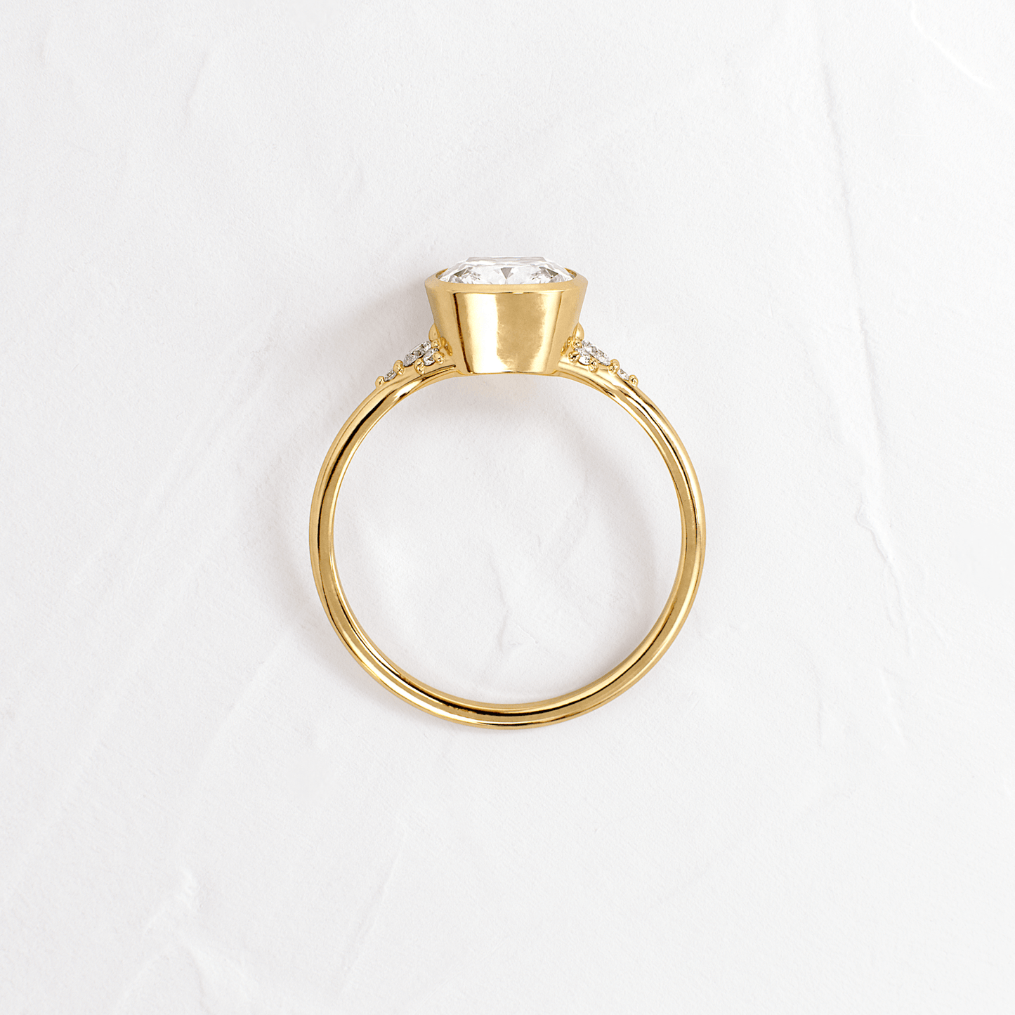 2.51 Ct E Renk VS1 Berraklık Sarı Altın Cushion Pırlanta Yüzük