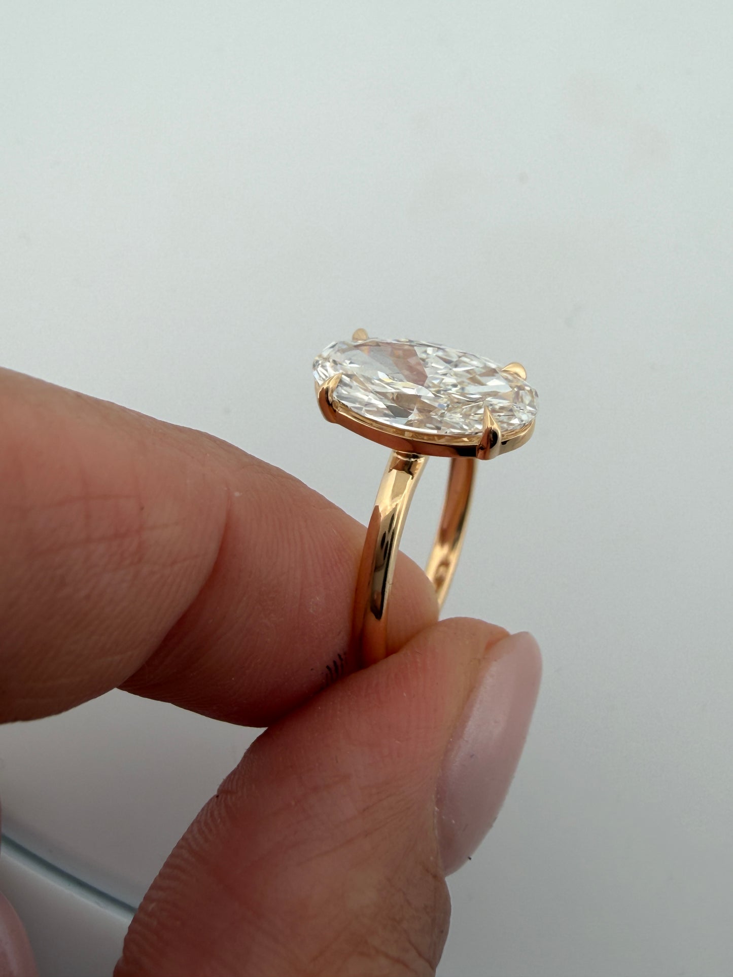 Hailey Moval 2.0 ct