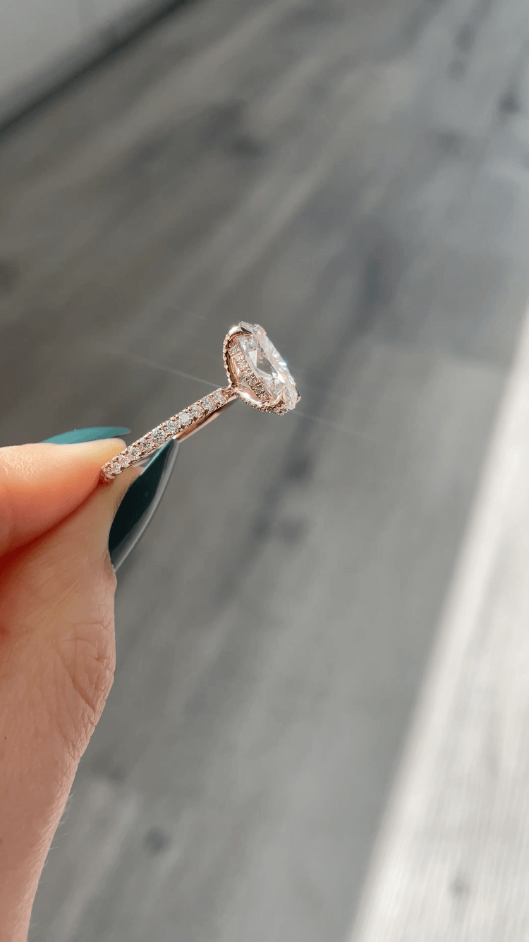 936 Hidden Halo Oval