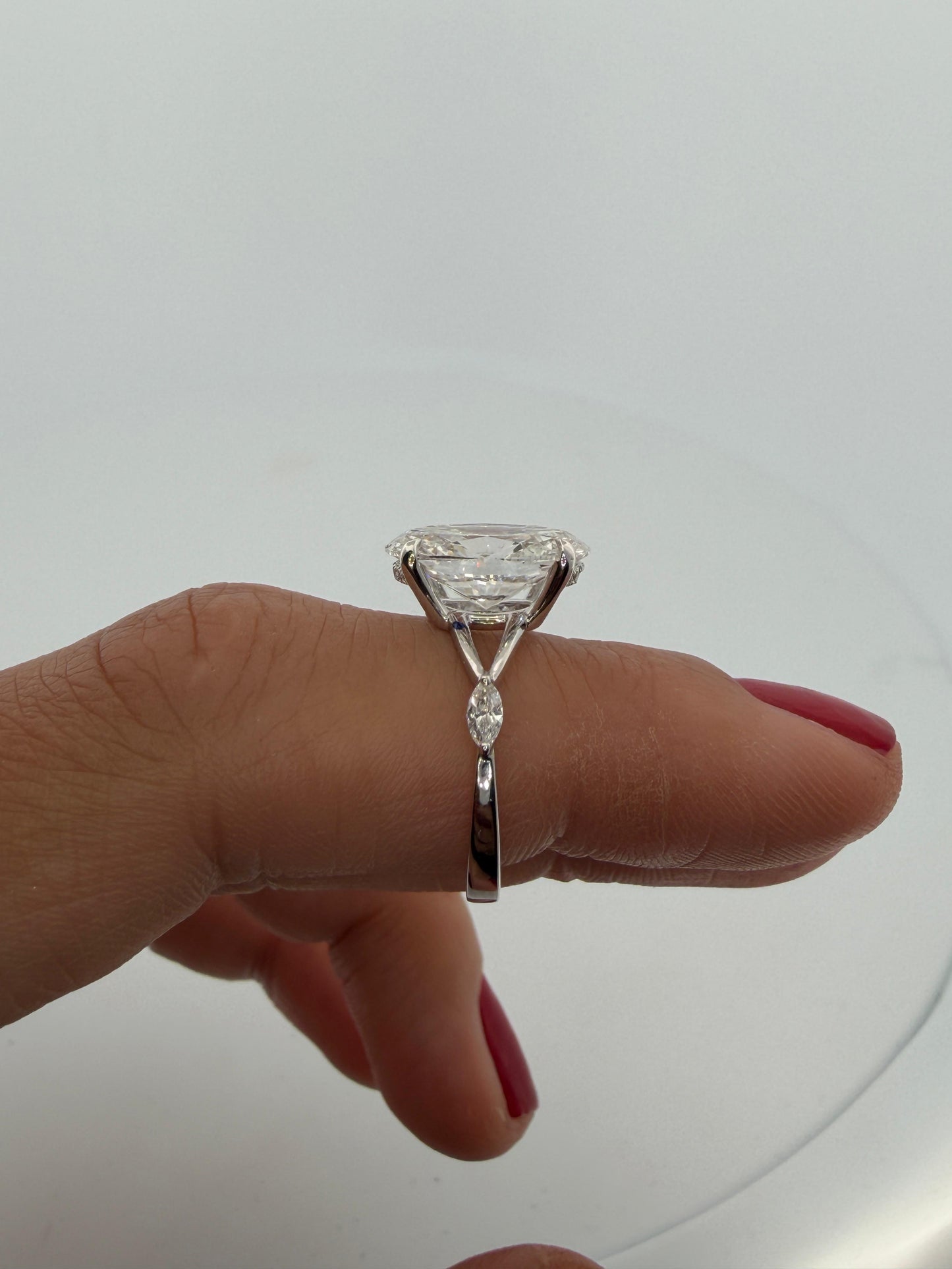 Miraggio Oval 2.0 - 4.0 ct