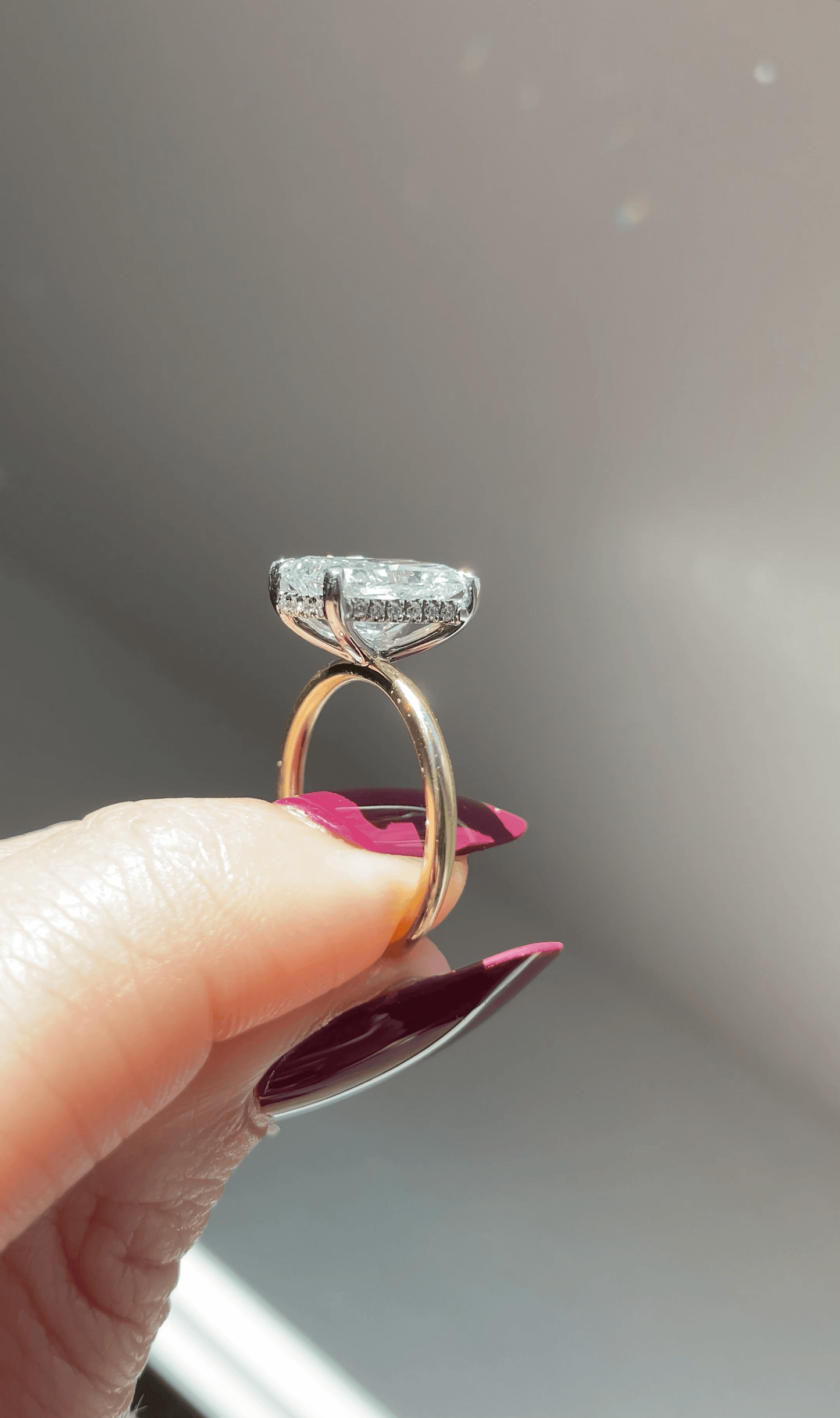 Hidden Halo Sarı Altın Radiant Pırlanta Yüzük