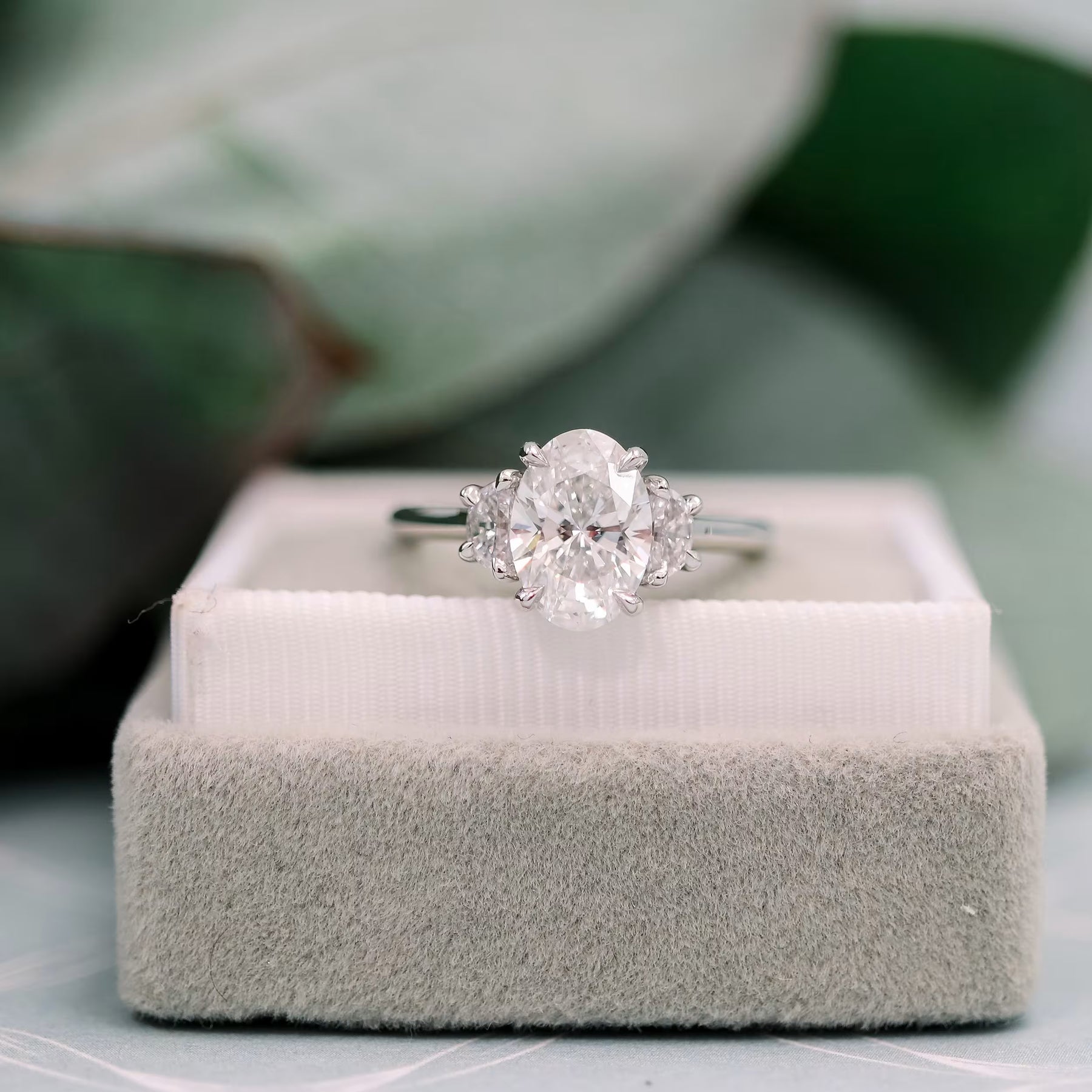 Yarım Ay Oval 2.0 - 4.0 ct