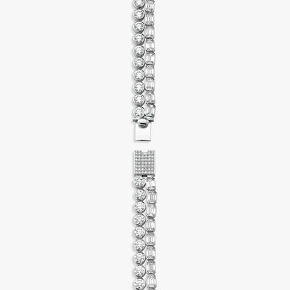 Çift Zincirli Yuvarlak ve Emerald Pırlanta Taşlı Bezel Suyolu Kolye