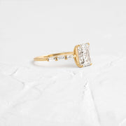 2.50 Ct E Renk VS1 Berraklık Kolları Baget Taşlı Sarı Altın Radiant Pırlanta Yüzük media 6