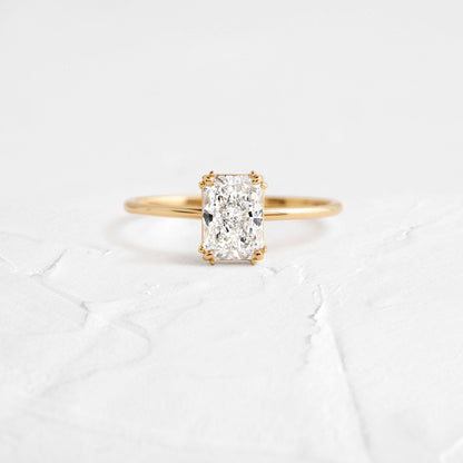 2.75 Ct E Renk VS1 Berraklık Sade Çift Tırnak Sarı Altın Radiant Pırlanta Yüzük