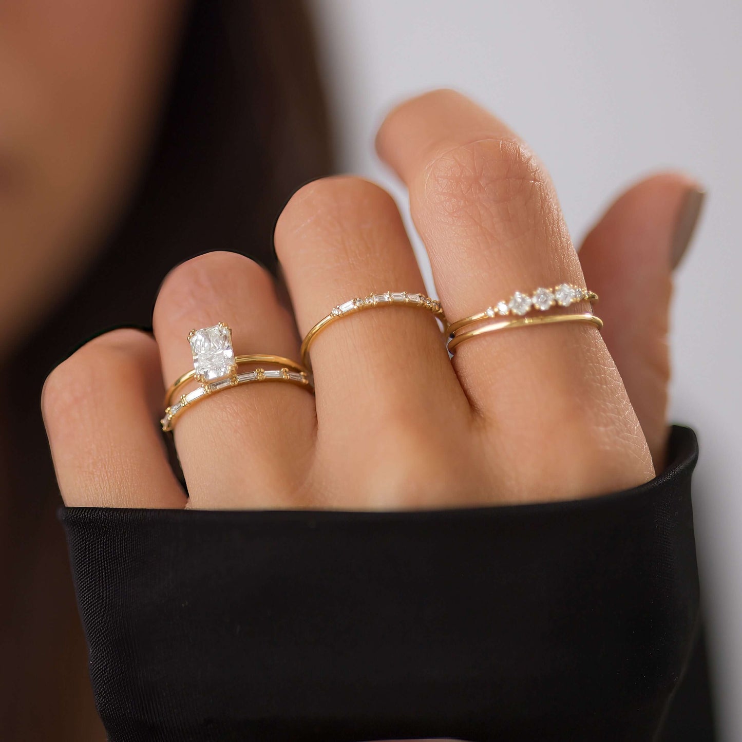 2.75 Ct E Renk VS1 Berraklık Sade Çift Tırnak Sarı Altın Radiant Pırlanta Yüzük
