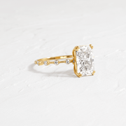 3.53 Ct D Renk VS1 Berraklık Kolları Sıra Taşlı Sarı Altın Radiant Pırlanta Yüzük media 4