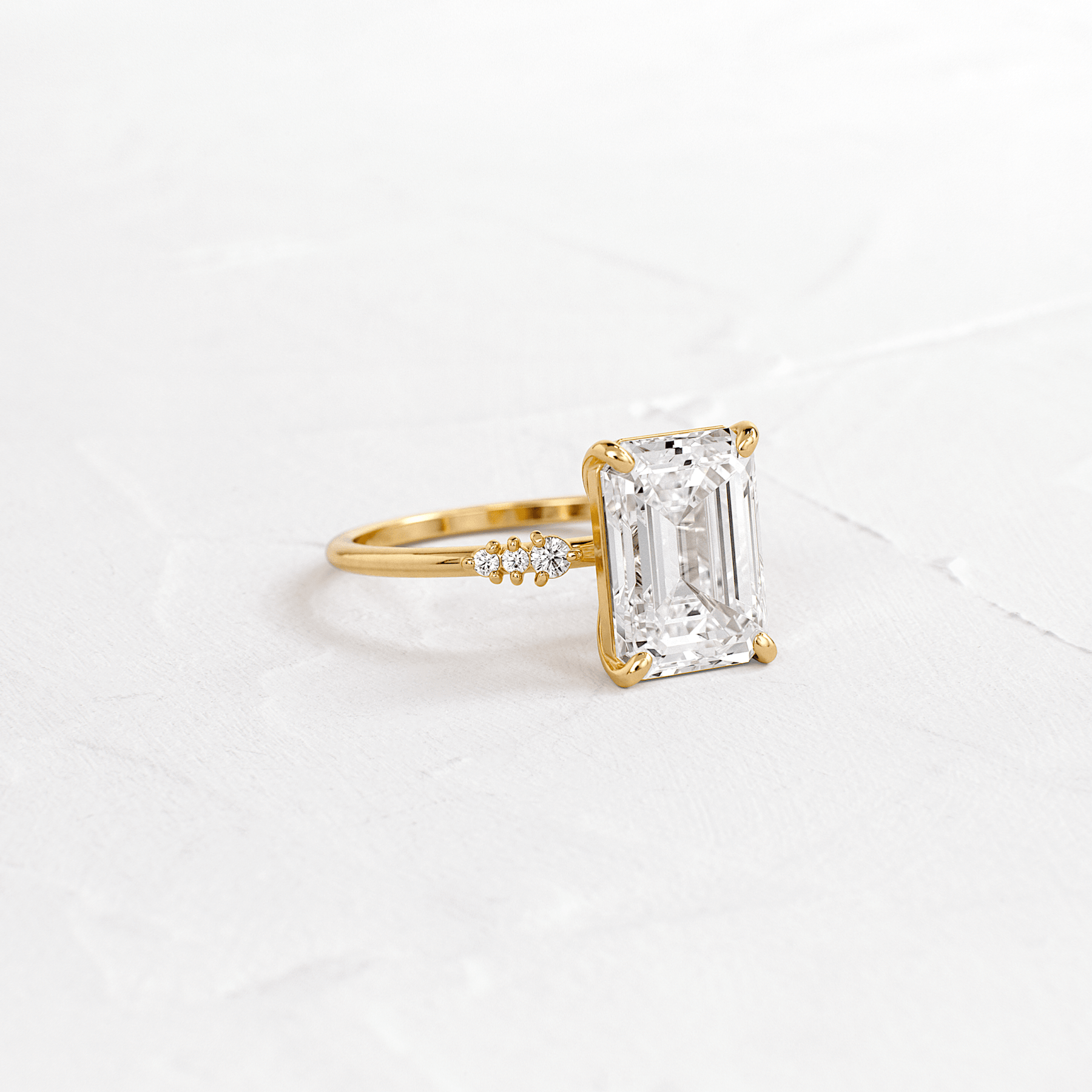 2.50 Ct D Renk VVS2 Berraklık Sarı Altın Emerald Pırlanta Yüzük