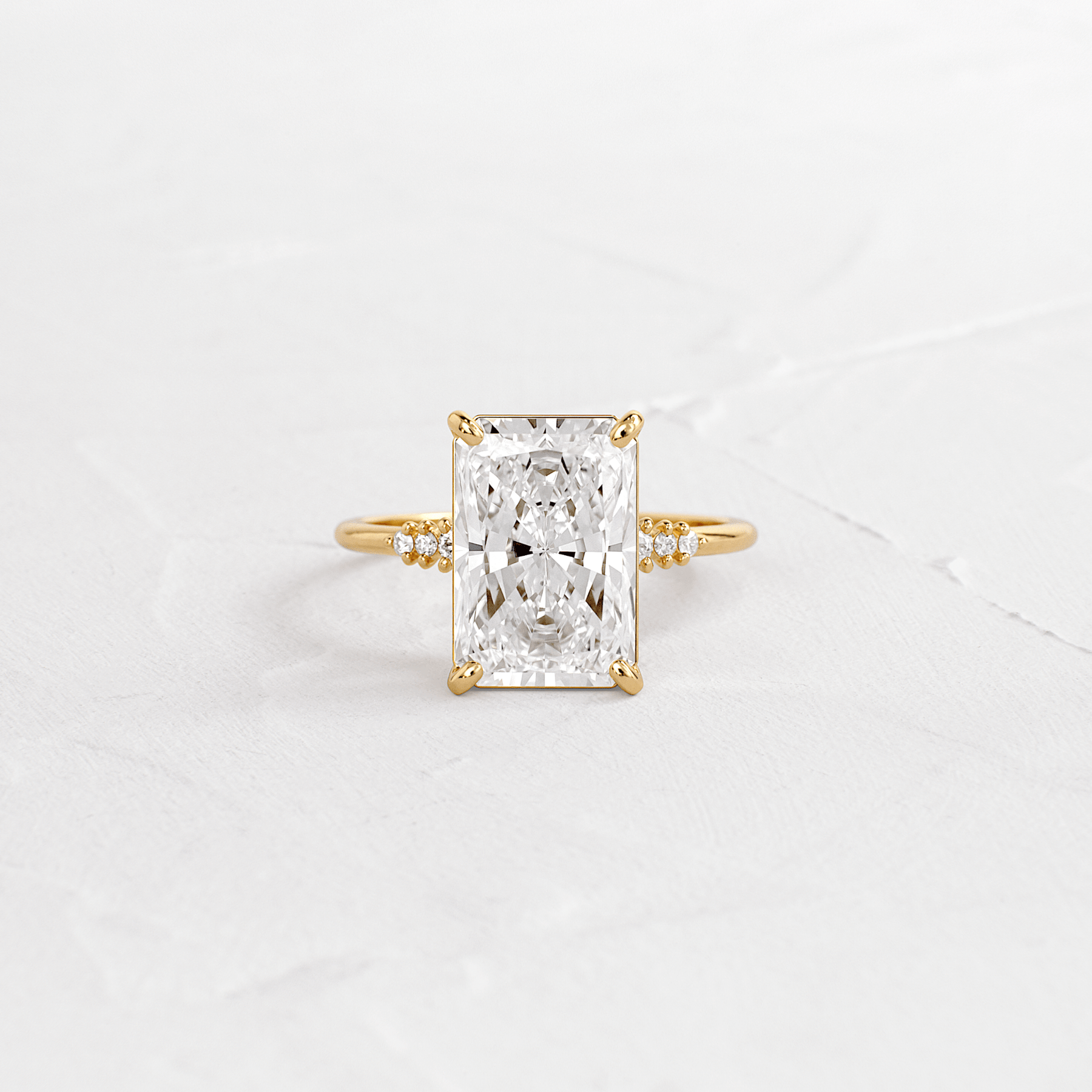 3.00 Ct D Renk VS1 Berraklık Kolları Minik Taşlı Sarı Altın Radiant Pırlanta Yüzük