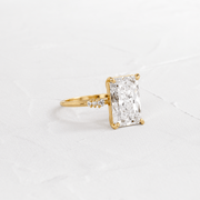 3.00 Ct D Renk VS1 Berraklık Kolları Minik Taşlı Sarı Altın Radiant Pırlanta Yüzük media 3