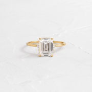 2.00 Ct D Renk VVS2 Berraklık Yan Taşlı Sarı Altın Emerald Pırlanta Yüzük media 2