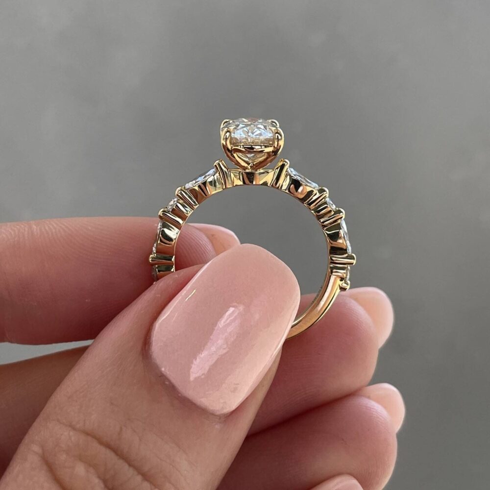 CLN 584 Oval 2.0 ct