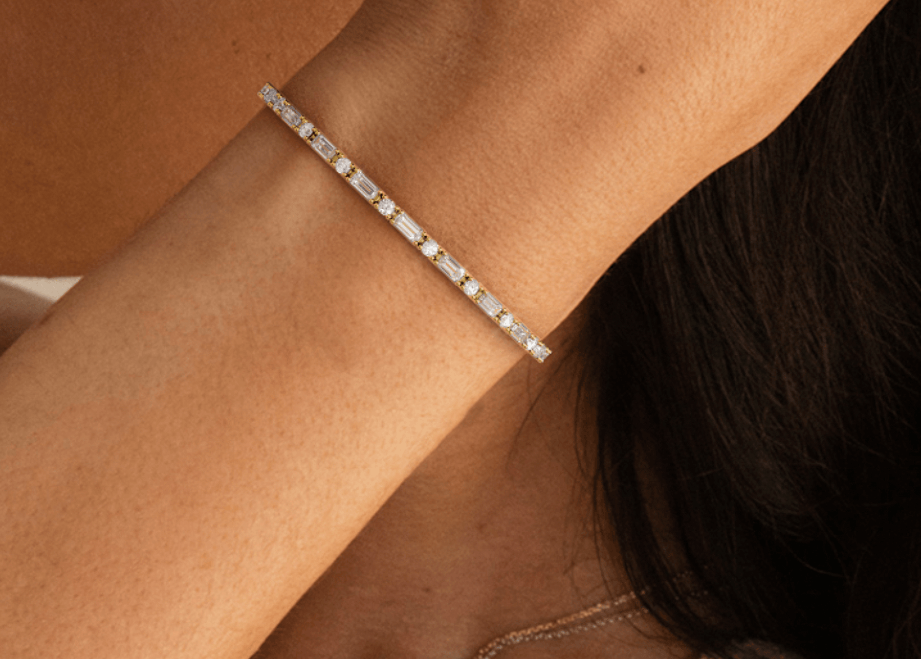 Sarı Altın Emerald ve Yuvarlak Pırlanta Taşlı Suyolu Bileklik