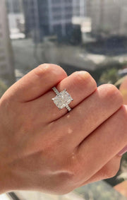 3.00 Ct F Renk VS1 Berraklık Hidden Halo Kolları Taşlı Cushion Pırlanta Yüzük media 1