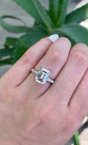 4.30 Ct D Renk VS1 Berraklık Üç Taşlı Emerald Pırlanta Yüzük media 1