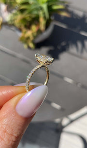 1.74 Ct D Renk VS1 Berraklık Hidden Halo Kolları Taşlı Sarı Altın Radiant Pırlanta Yüzük media 2