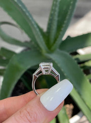 4.30 Ct D Renk VS1 Berraklık Üç Taşlı Emerald Pırlanta Yüzük media 3
