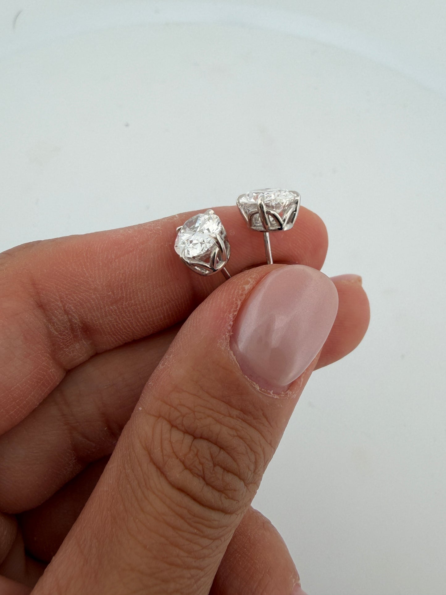Oval Tektaş Küpe