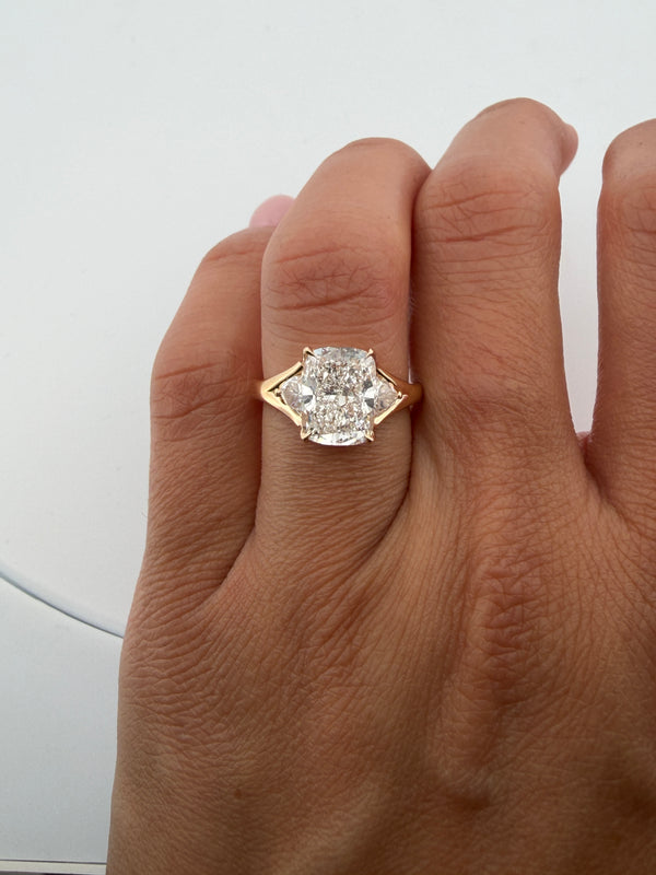 3.0 Ct Elongated Cushion Trillion Pırlanta Yüzük | BirKarat