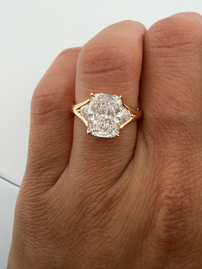 3.0 Ct Elongated Cushion Trillion Pırlanta Yüzük | BirKarat