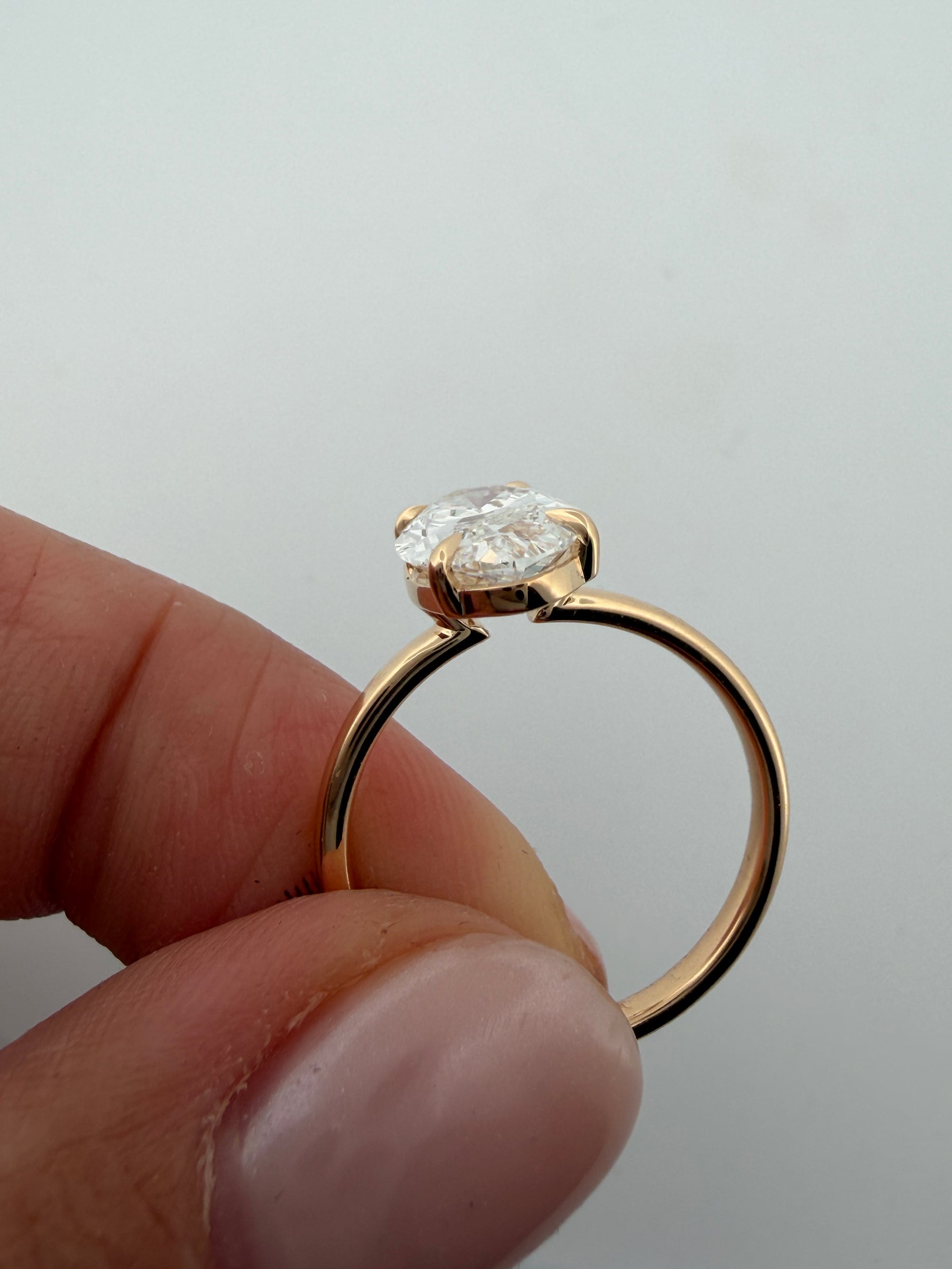 Hailey Moval 2.0 ct