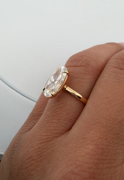 Hailey Moval 2.0 ct