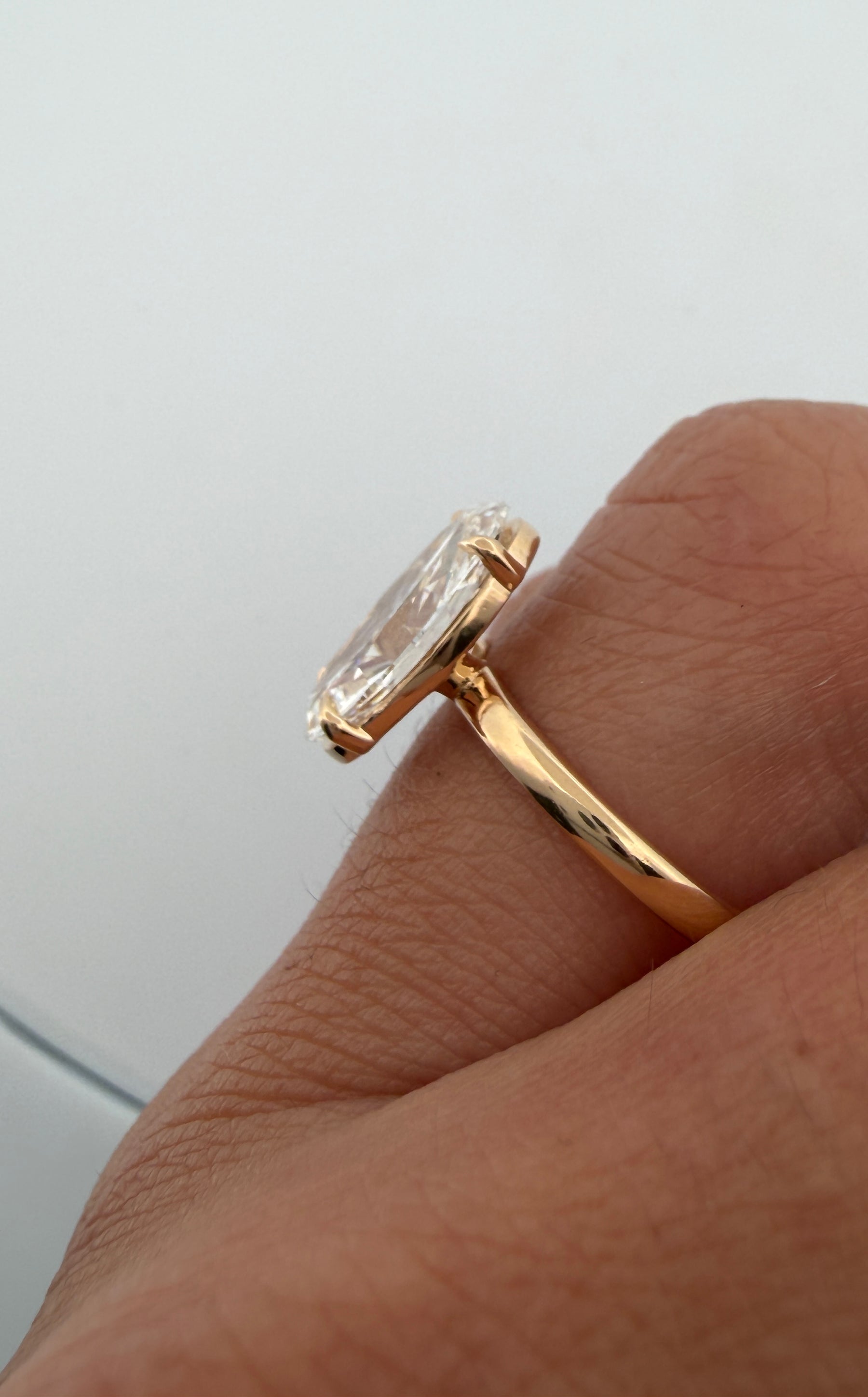 Hailey Moval 2.0 ct