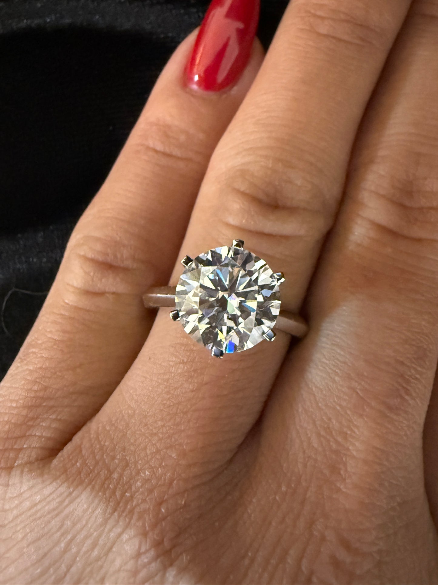 3.60 Ct Tiffany Montür E Renk VS2 Berraklık Tektaş Pırlanta Yüzük - Balıksırtı Kol