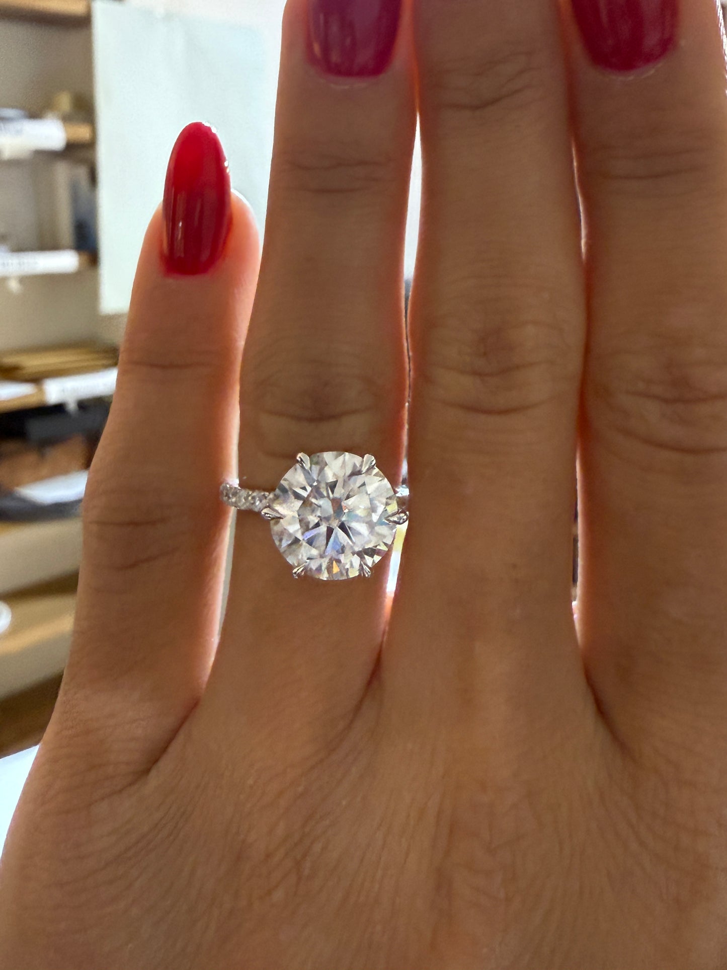 5.50 Ct E Renk Paris Model İnce Kol Pırlanta Yüzük