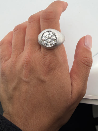 Dua Lipa 5.0 ct