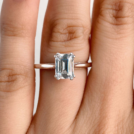 1.50 Ct D Renk VVS2 Berraklık Tırnak Detay Beyaz Altın Emerald Pırlanta Yüzük