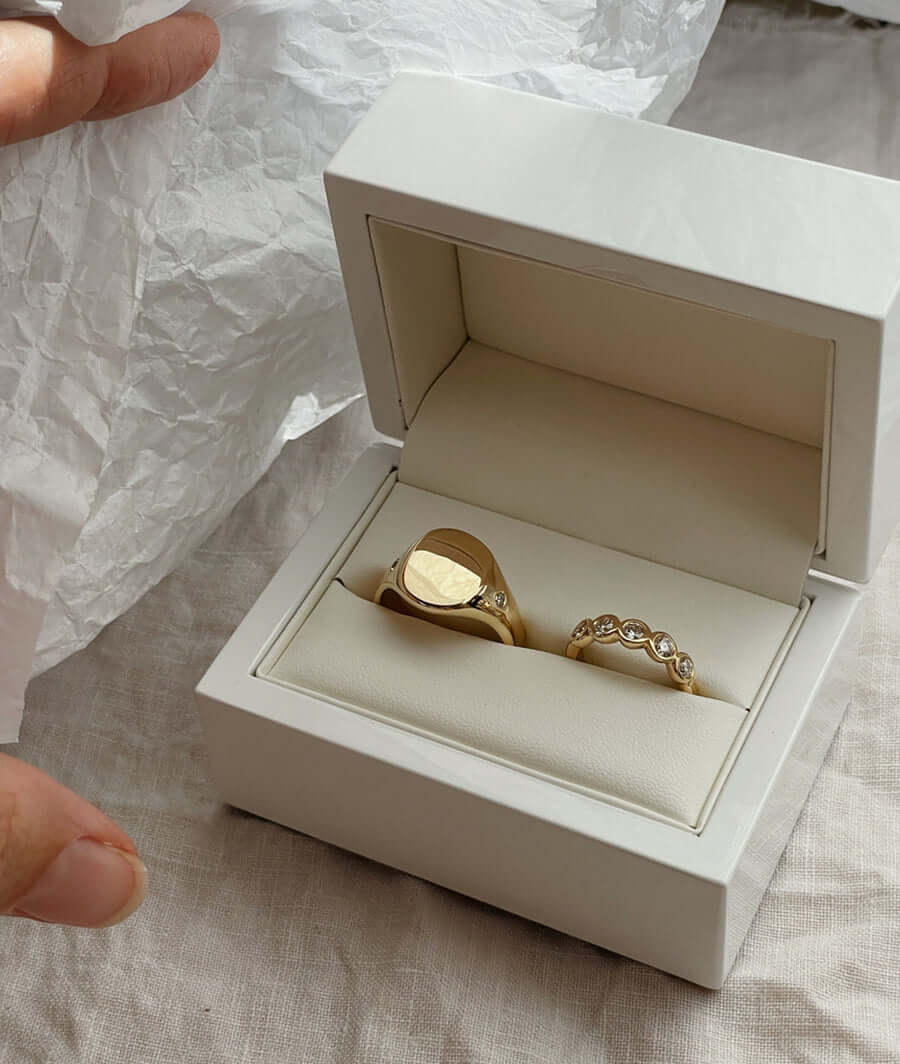 Minik Pırlantalar Detaylı Unisex Boi Signet Yüzük 14K
