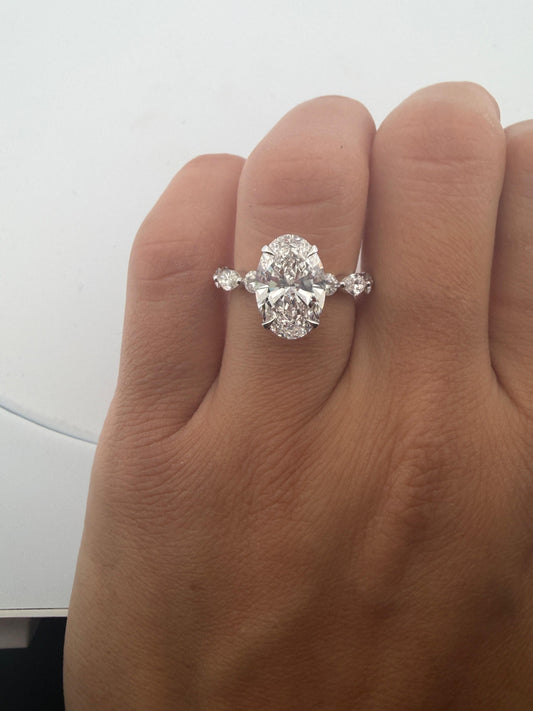 Miranda Oval 2.0 - 4.0 ct