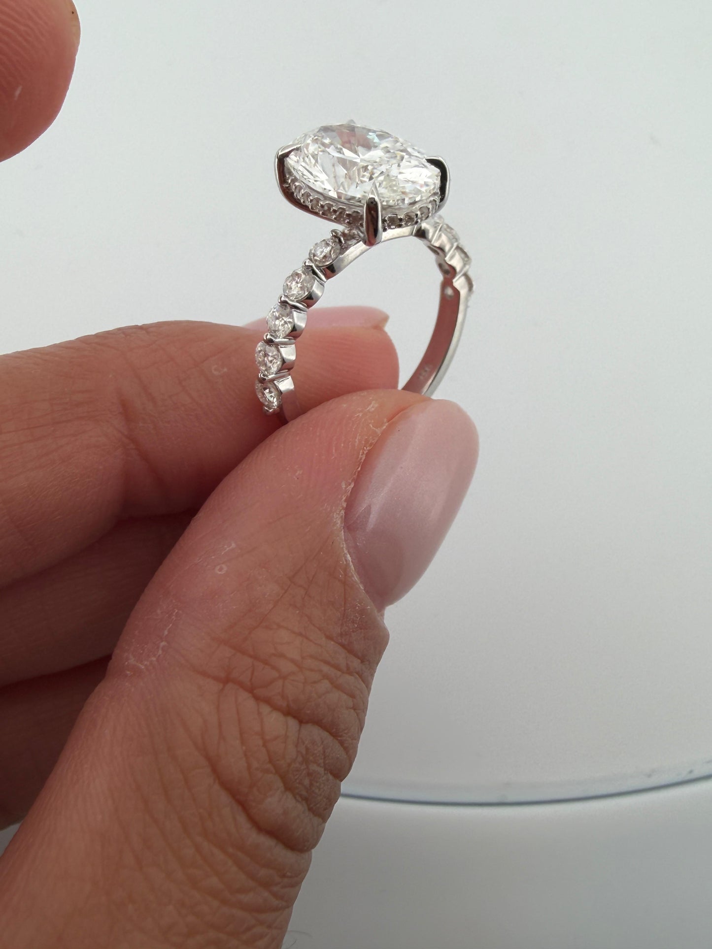 Vanity Oval 2.0 ct