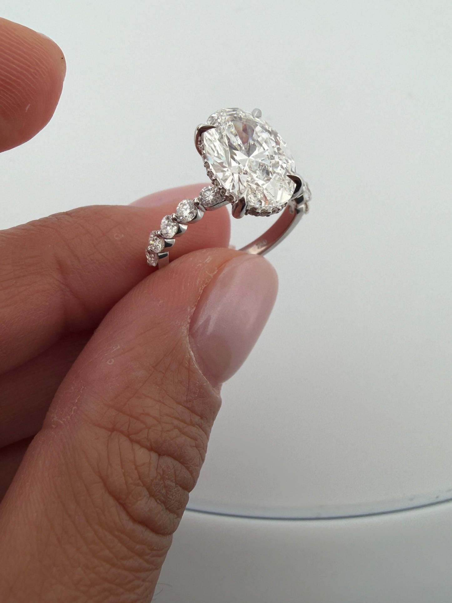 Vanity Oval 2.0 ct