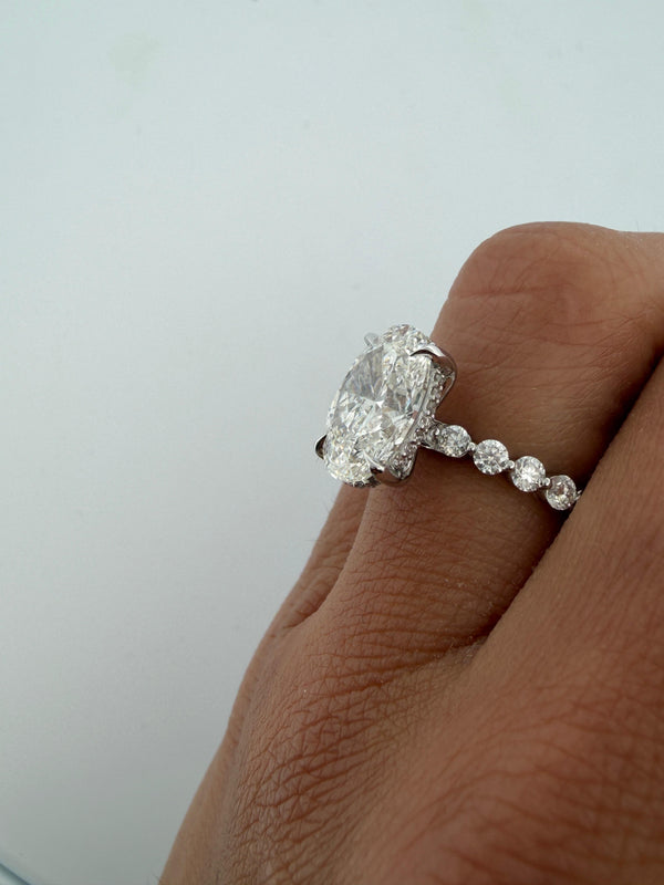 Vanity Oval 2.0 ct