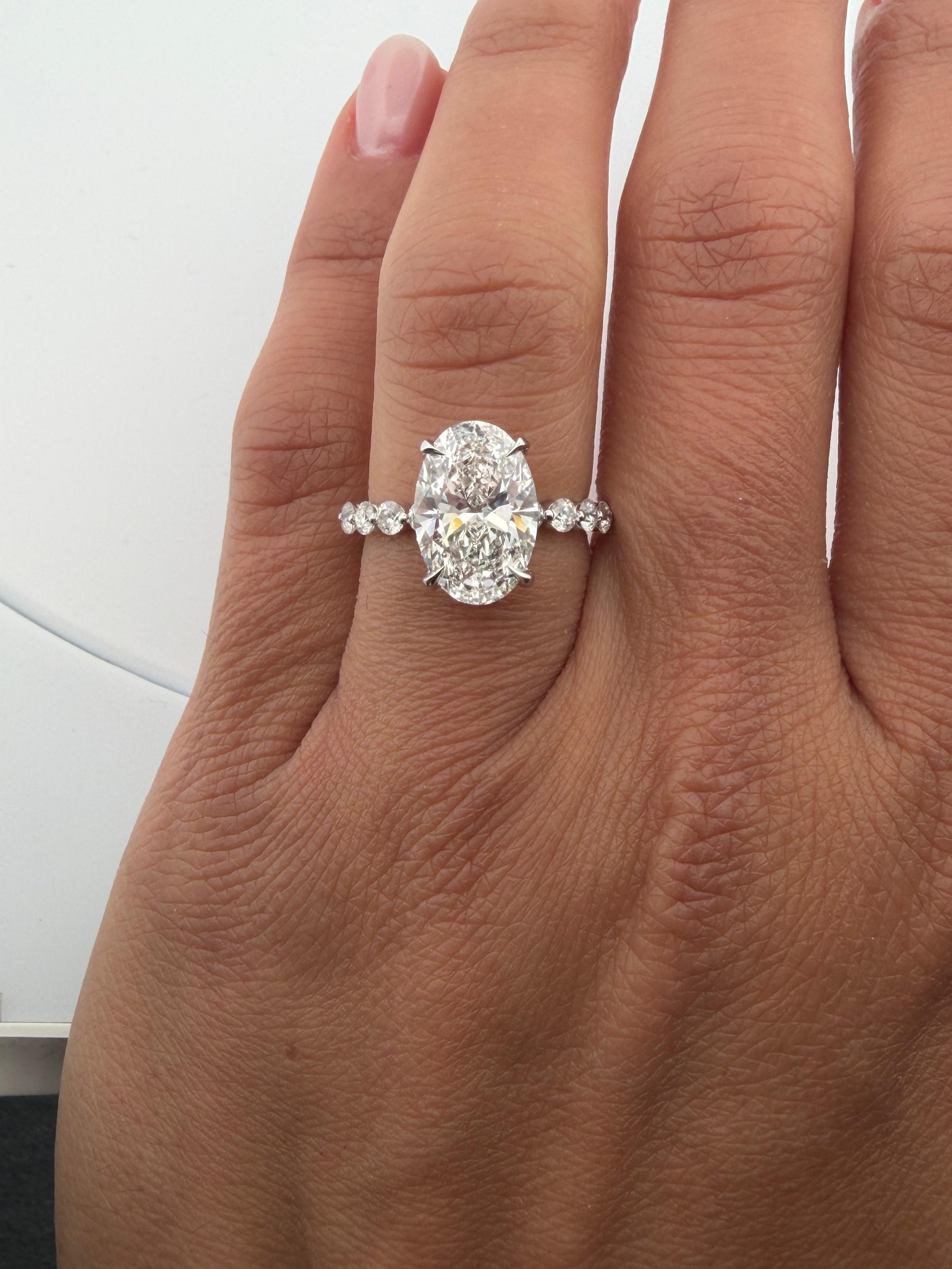 Vanity Oval 2.0 ct