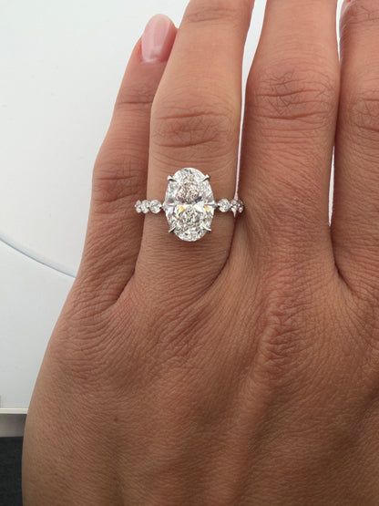 Vanity Oval 2.0 ct