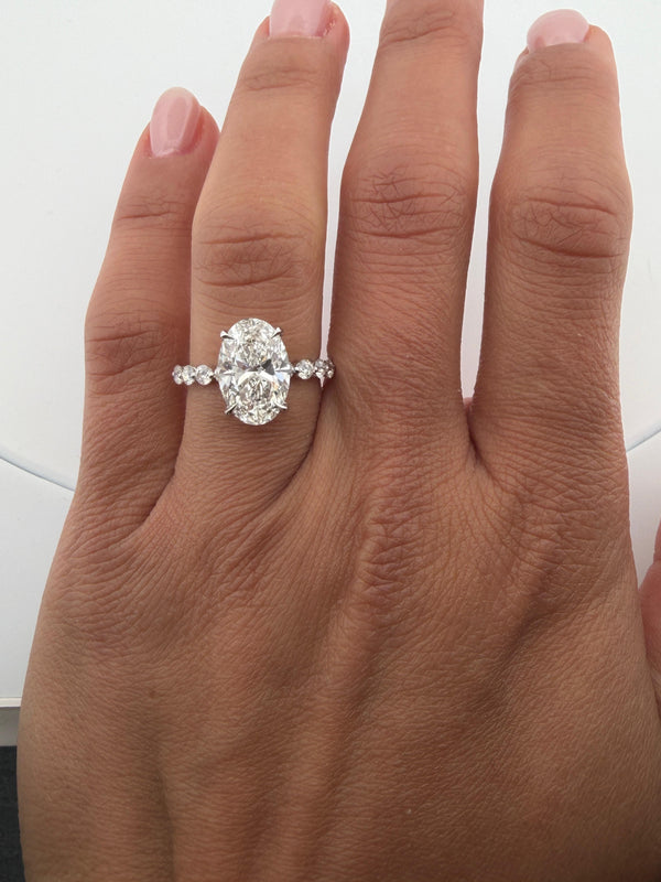 Vanity Oval 2.0 ct