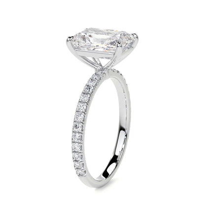 Radiant Kesim 2.51 Ct E Renk VS1 Berraklık Pırlanta Yüzük
