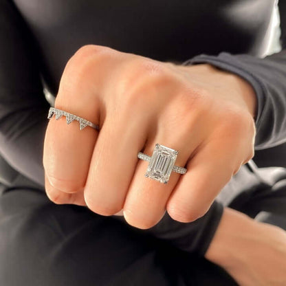 5.00 Ct E Renk VVS2 Berraklık Hidden Halo Kolları Taşlı Emerald Pırlanta Yüzük